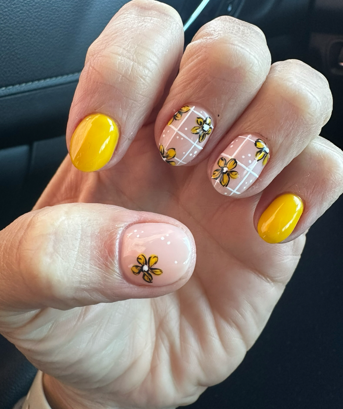 Piper Gretchen nail photo 3